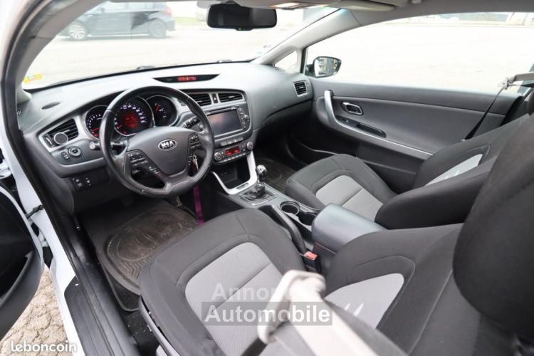 Kia ProCeed 1.6 GDI 135CH DYNAMIC + TOIT OUVRANT BLUETOOTH CAMERA RECUL GPS ENTRETIEN CON... - <small></small> 9.489 € <small>TTC</small> - #13