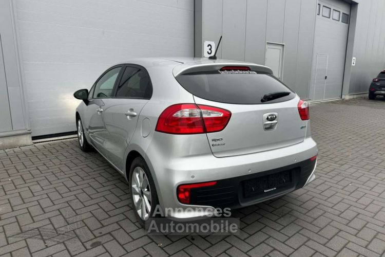 Kia Rio 1.2i World Edition -- GPS CAMERA GARANTIE 12 - <small></small> 9.990 € <small>TTC</small> - #4