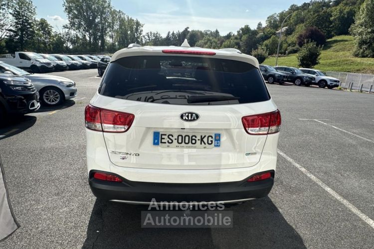 Kia Sorento 2.2 CRDI - 200 7pl 4x2 SUIVI COMPLET Gps + Attelage + Camera AR - <small></small> 21.990 € <small>TTC</small> - #6