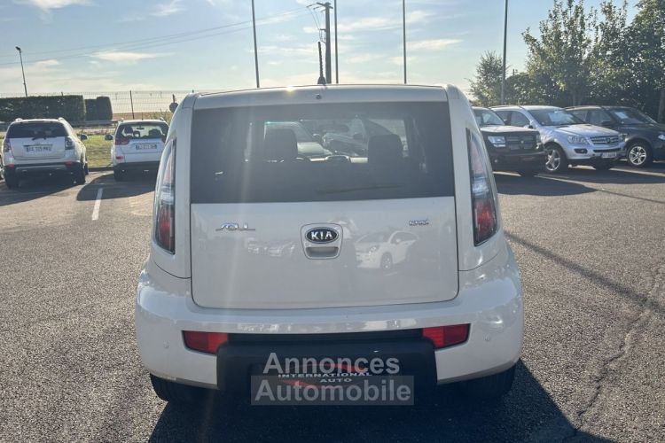 Kia Soul 1.6 CRDI PLAY - <small></small> 6.690 € <small>TTC</small> - #12