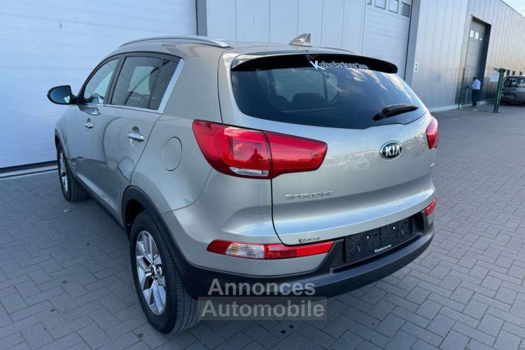 Kia Sportage 1.7 CRDi 2WD Lounge ISG CAMERA, CLIM GARANTIE - <small></small> 13.690 € <small>TTC</small> - #4