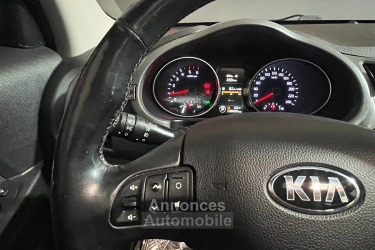 Kia Sportage 2.0 CRDi Sense 183ch / CUIR CHAUFFANT / TOIT PANORAMIQUE OUVRANT / 4X4 / BLUETOOTH / CAMERA / VOLANT / - <small></small> 13.480 € <small>TTC</small> - #17