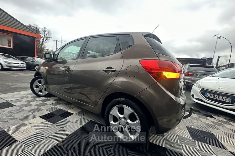 Kia Venga 1.6 CRDI115 FAP URBAN CHIC - <small></small> 3.990 € <small>TTC</small> - #2