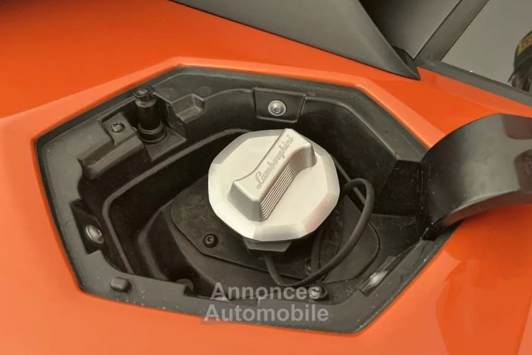 Lamborghini Aventador COUPE 6.5 V12 700 LP700-4 - <small></small> 299.900 € <small>TTC</small> - #41