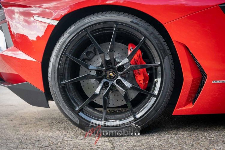 Lamborghini Aventador COUPE 6.5 V12 700 LP700-4 - Suivi Lamborghini - Carbone - Parfait état - Française - <small></small> 264.990 € <small>TTC</small> - #28