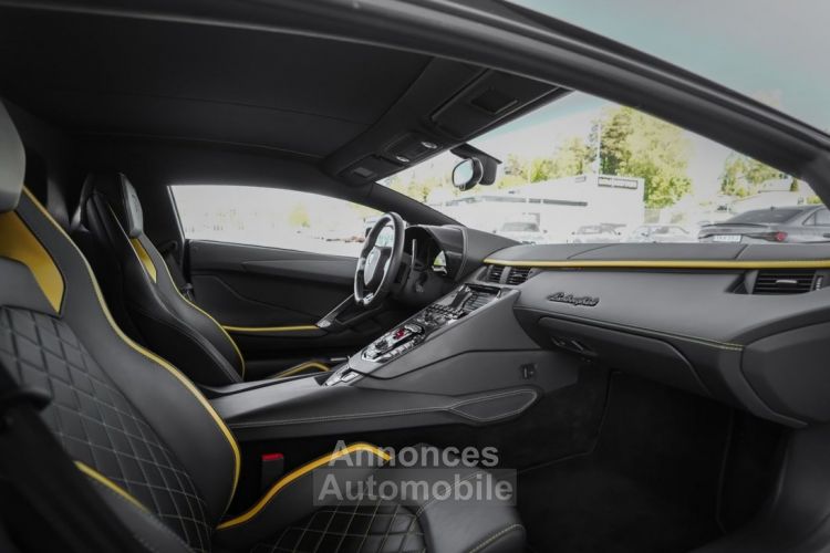 Lamborghini Aventador Lamborghini Aventador S LP 740-4 ISR 6.5 V12 / Carbone - <small></small> 338.000 € <small>TTC</small> - #4