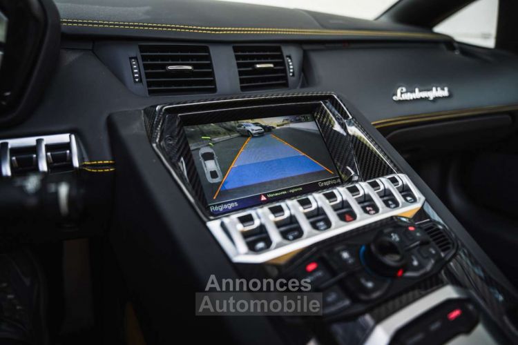 Lamborghini Aventador LP700-4 Roadster Akra Full Carbon 1st owner - <small></small> 341.900 € <small>TTC</small> - #20