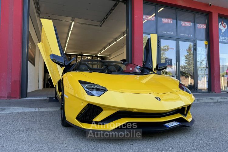 Lamborghini Aventador Spyder LP 740-4 S Roadster Céramique 2018 741ch Française entretien garantie 12 mois - <small></small> 374.990 € <small>TTC</small> - #2