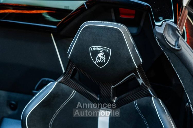 Lamborghini Aventador SVJ ROADSTER 6.5 V12 770 CH - <small></small> 679.900 € <small>TTC</small> - #38