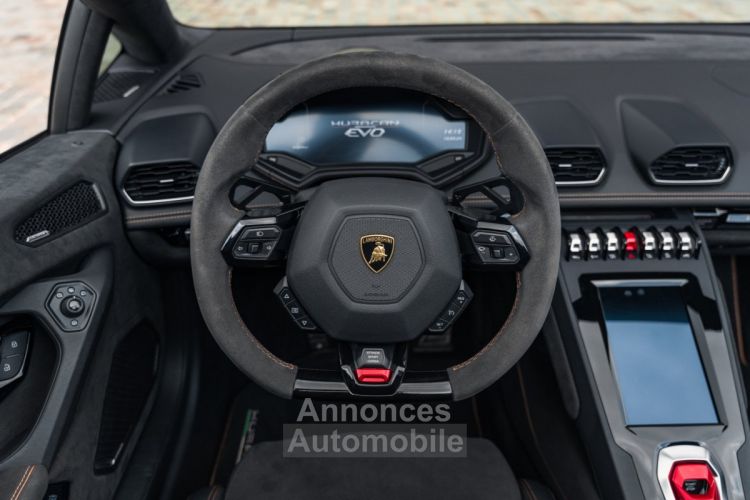 Lamborghini Huracan Huracán Evo Spyder *Ad Personam* - <small></small> 329.900 € <small>TTC</small> - #17