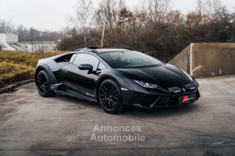 Lamborghini Huracan Huracán Sterrato 1 of 1499 Lift Alcantara 19 - <small></small> 299.000 € <small>TTC</small> - #1