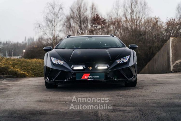 Lamborghini Huracan Huracán Sterrato 1 of 1499 Lift Alcantara 19 - <small></small> 299.000 € <small>TTC</small> - #2