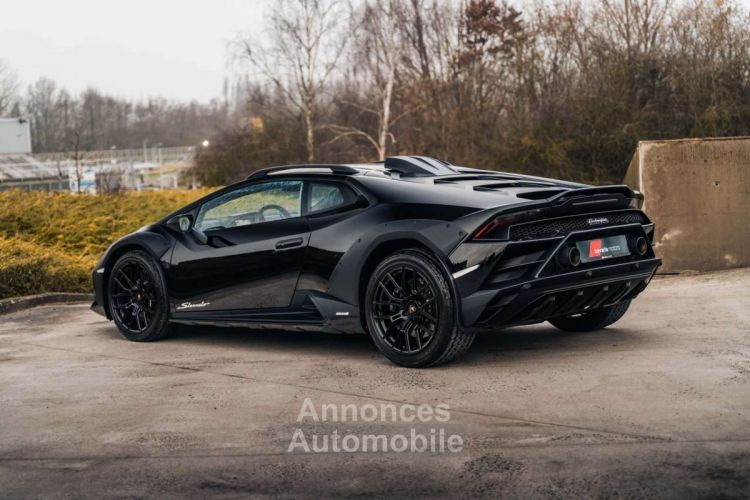 Lamborghini Huracan Huracán Sterrato 1 of 1499 Lift Alcantara 19 - <small></small> 299.000 € <small>TTC</small> - #8