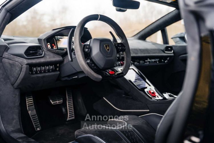 Lamborghini Huracan Huracán Sterrato 1 of 1499 Lift Alcantara 19 - <small></small> 299.000 € <small>TTC</small> - #12