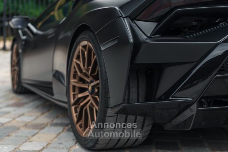 Lamborghini Huracan Huracán STO *Nero Nemesis* - <small></small> 459.000 € <small>TTC</small> - #69