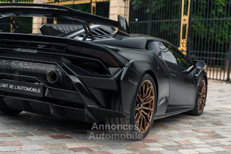 Lamborghini Huracan Huracán STO *Nero Nemesis* - <small></small> 459.000 € <small>TTC</small> - #75