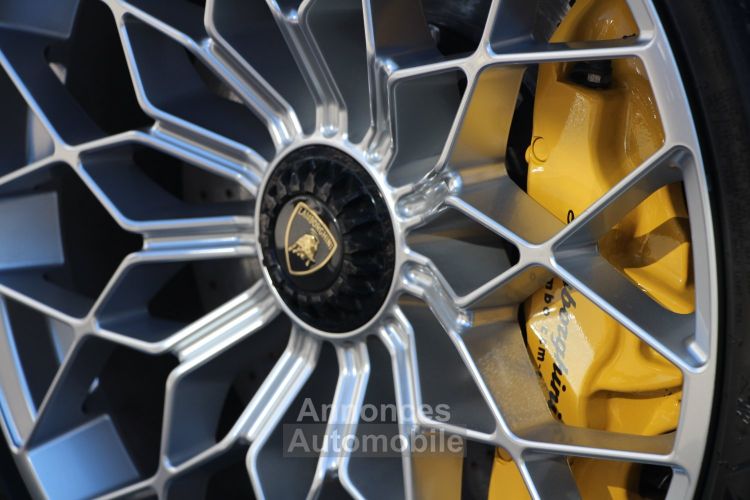 Lamborghini Huracan STO 5.2 V10 640 RWD - <small>A partir de </small>3.090 EUR <small>/ mois</small> - #7