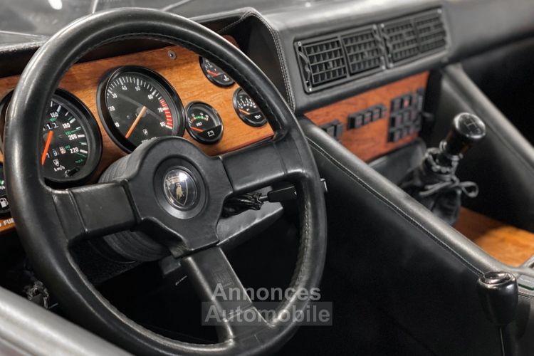 Lamborghini LM002 Lamborghini LM002 INJECTION V12 – COLLECTOR 1/60 – IMMATRICULATION FRANCE - <small></small> 499.000 € <small>TTC</small> - #20