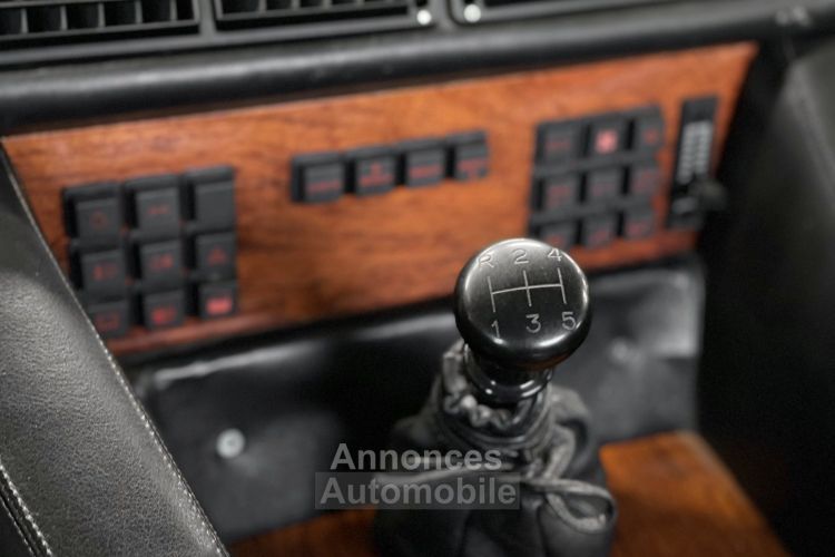 Lamborghini LM002 Lamborghini LM002 INJECTION V12 – COLLECTOR 1/60 – IMMATRICULATION FRANCE - <small></small> 499.000 € <small>TTC</small> - #27