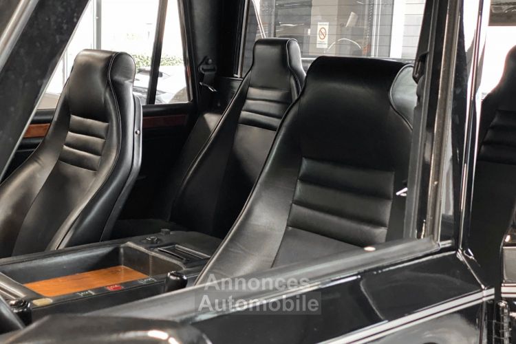 Lamborghini LM002 Lamborghini LM002 INJECTION V12 – COLLECTOR 1/60 – IMMATRICULATION FRANCE - <small></small> 499.000 € <small>TTC</small> - #33