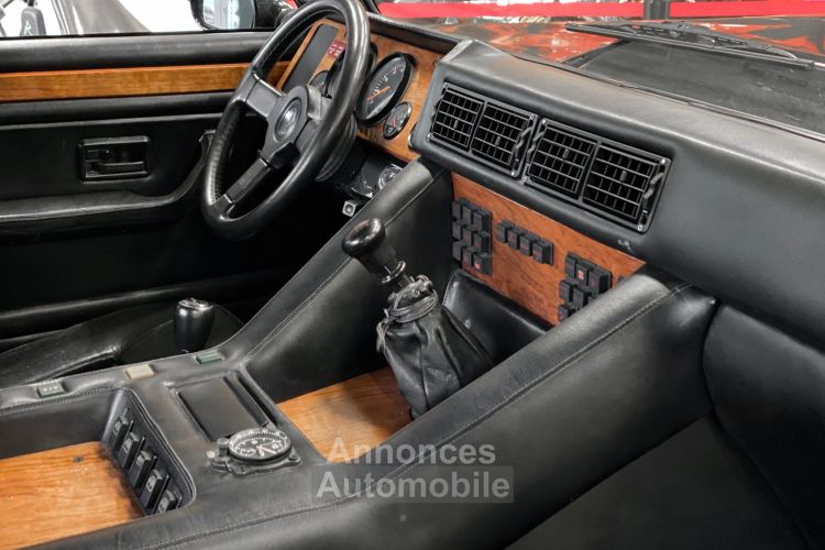 Lamborghini LM002 Lamborghini LM002 INJECTION V12 – COLLECTOR 1/60 – IMMATRICULATION FRANCE - <small></small> 499.000 € <small>TTC</small> - #36