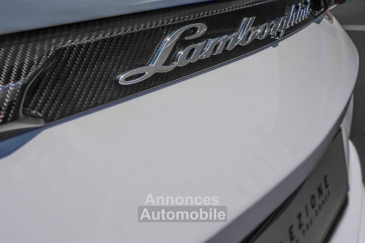 Lamborghini Urus Akrapovic extérieur Carbon - <small></small> 241.900 € <small>TTC</small> - #10