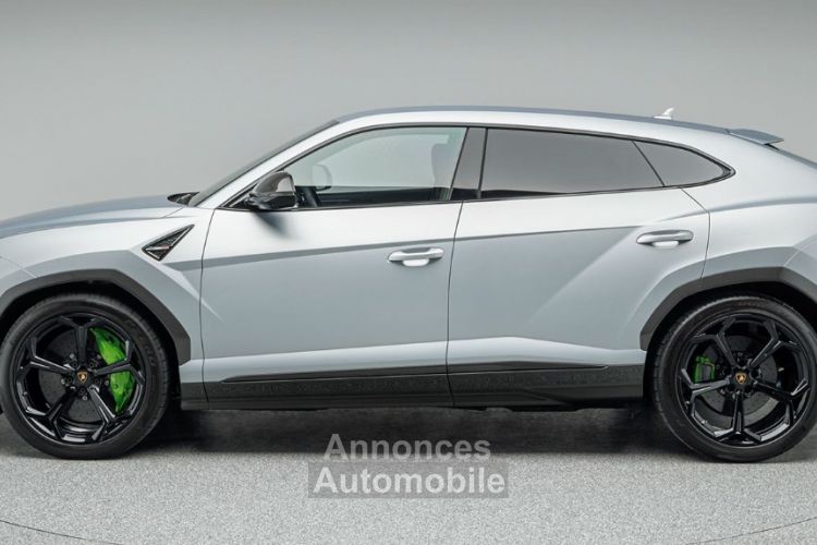 Lamborghini Urus Gris matte PACK Carbone INT/EXT //5 places - <small></small> 303.700 € <small>TTC</small> - #2