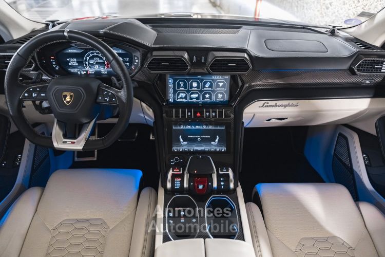 Lamborghini Urus V8 4.0 650 - <small>A partir de </small>3.490 EUR <small>/ mois</small> - #33