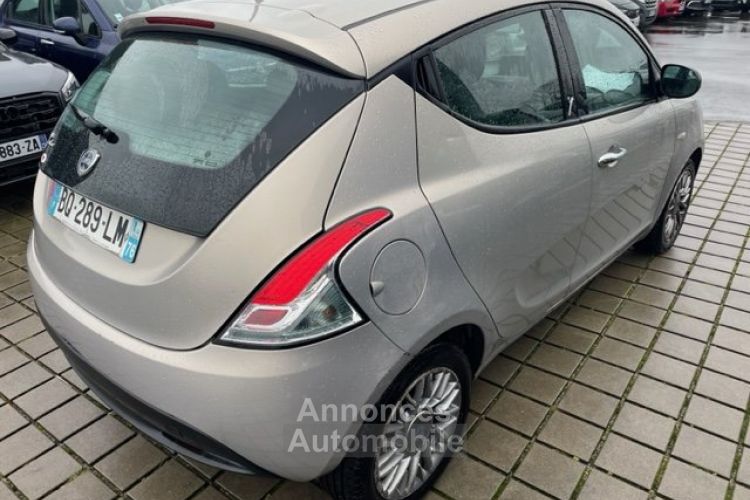 Lancia Ypsilon 0.9i - 8V TURBO TWINAIR - <small></small> 5.990 € <small>TTC</small> - #4