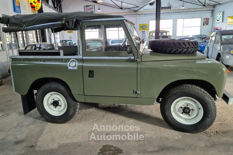 Land Rover 88/110 série IIA bâché 7 Station Wagon places - <small></small> 38.400 € <small>TTC</small> - #2