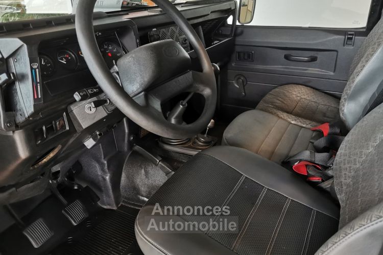 Land Rover Defender 110 2.5 Td5 SW SE - <small></small> 46.524 € <small>TTC</small> - #17