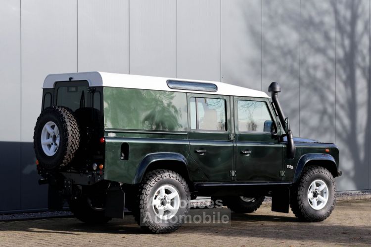 Land Rover Defender 110 5 door 2495cc 4 cilinder 122 bhp TD5 - <small></small> 55.400 € <small>TTC</small> - #3