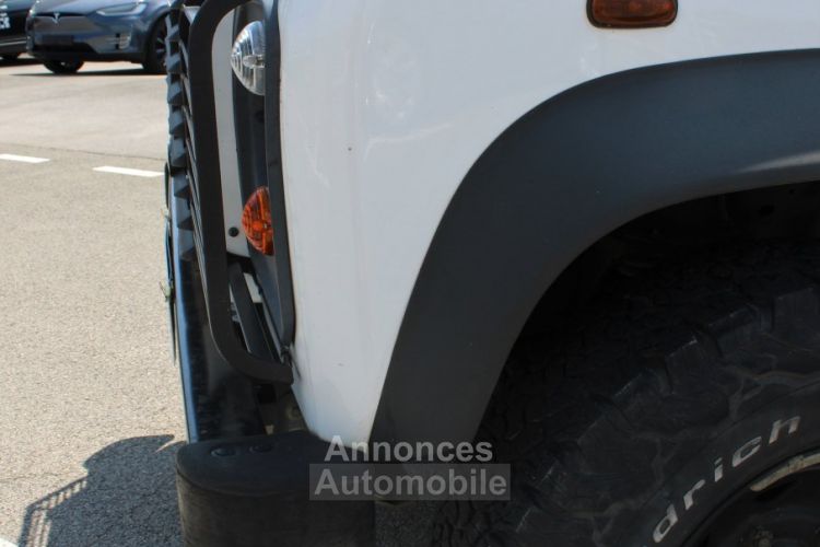 Land Rover Defender 110 SW E 2.2 TDI 4WD 7 places - <small></small> 39.990 € <small>TTC</small> - #18