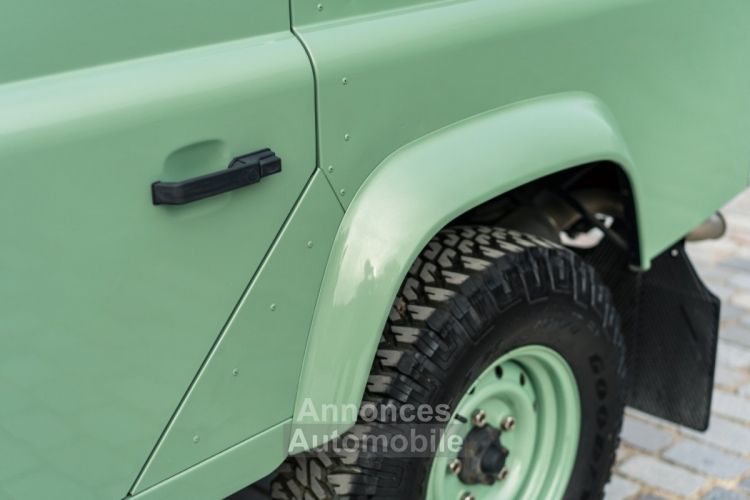 Land Rover Defender 110 TD4 *Grasmere Green* - <small></small> 89.900 € <small>TTC</small> - #53