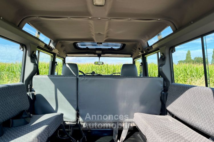 Land Rover Defender 110 TD5 - <small></small> 23.900 € <small>TTC</small> - #73