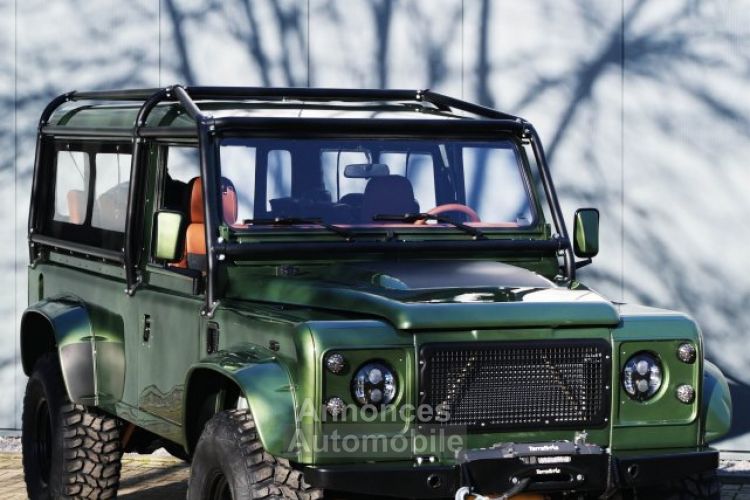 Land Rover Defender 110 V8 Miyo Nomad 3.5L V8 producing 200 bhp with injection - <small></small> 167.000 € <small>TTC</small> - #14