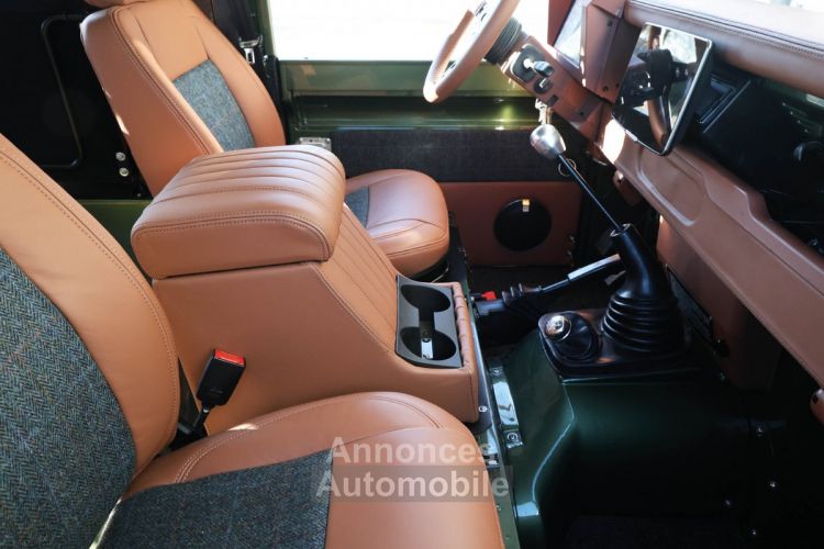 Land Rover Defender 110 V8 Miyo Nomad 3.5L V8 producing 200 bhp with injection - <small></small> 167.000 € <small>TTC</small> - #25