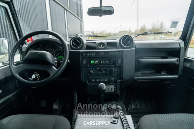 Land Rover Defender 2.2 Turbo - 1st owner - Full JLR Service history - <small></small> 42.900 € <small>TTC</small> - #14