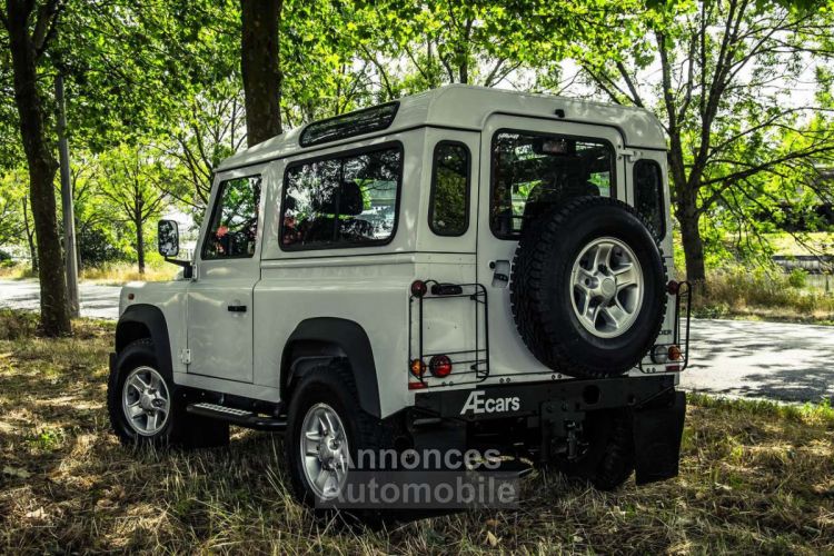 Land Rover Defender 90 2.2 TD4 - <small></small> 49.950 € <small>TTC</small> - #3