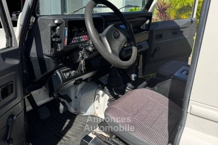 Land Rover Defender 90 diesel  - <small></small> 73.800 € <small>TTC</small> - #12