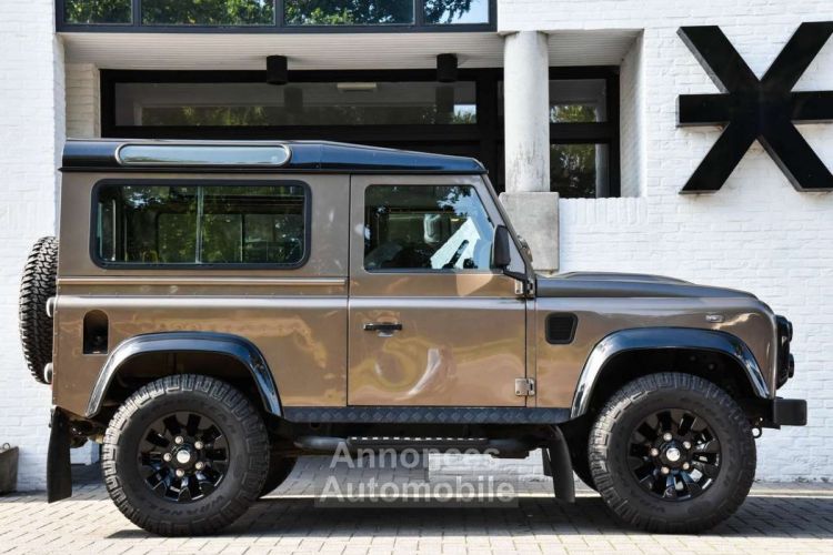 Land Rover Defender 90 EXCLUSIVE EDITION - <small></small> 59.950 € <small>TTC</small> - #3