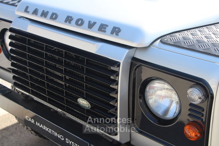 Land Rover Defender 90 MARK IV 2.2 TD4 - <small>A partir de </small>590 EUR <small>/ mois</small> - #19