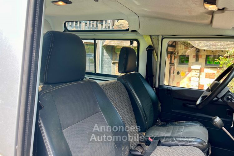 Land Rover Defender 90 TD5 - <small></small> 27.900 € <small>TTC</small> - #54