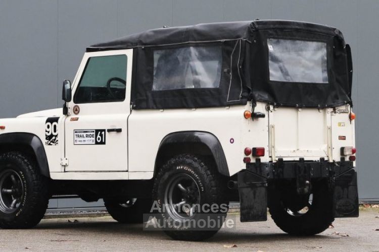 Land Rover Defender 90 V8 3.5 V8 138 bhp with injection - <small></small> 38.500 € <small>TTC</small> - #1