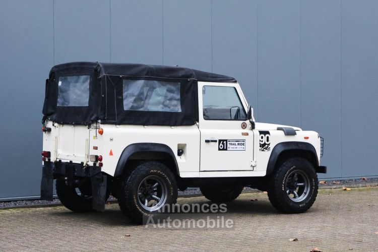 Land Rover Defender 90 V8 3.5 V8 138 bhp with injection - <small></small> 38.500 € <small>TTC</small> - #2