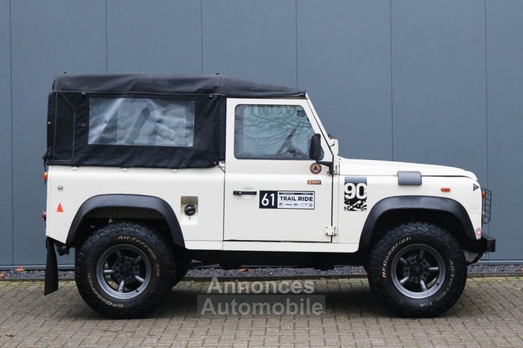 Land Rover Defender 90 V8 3.5 V8 138 bhp with injection - <small></small> 38.500 € <small>TTC</small> - #3