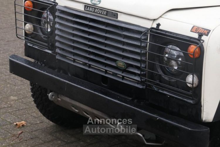 Land Rover Defender 90 V8 3.5 V8 138 bhp with injection - <small></small> 38.500 € <small>TTC</small> - #19