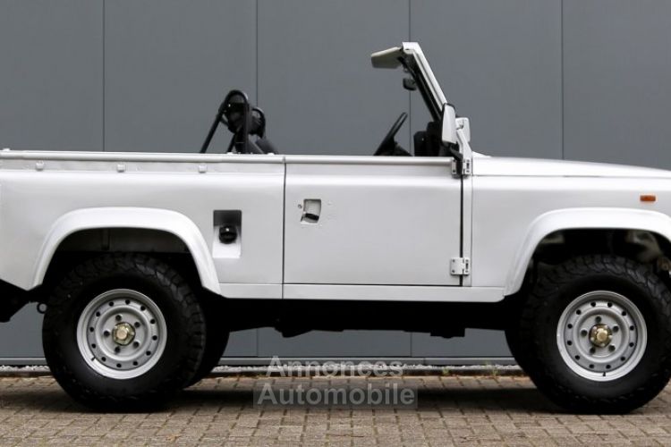 Land Rover Defender 90 V8 3.5L V8 producing 140 bhp - <small></small> 68.500 € <small>TTC</small> - #1