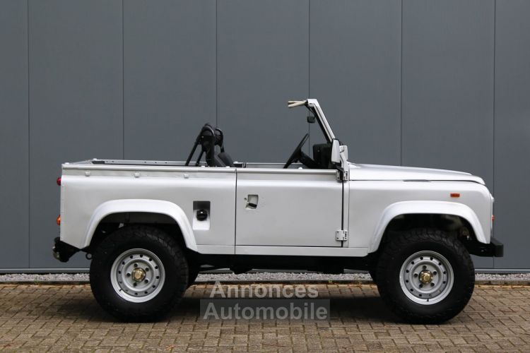 Land Rover Defender 90 V8 3.5L V8 producing 140 bhp - <small></small> 68.500 € <small>TTC</small> - #5