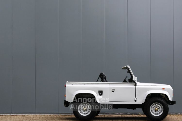 Land Rover Defender 90 V8 3.5L V8 producing 140 bhp - <small></small> 68.500 € <small>TTC</small> - #6